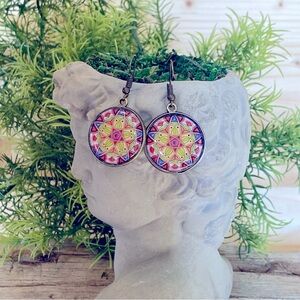 NWT Round Hippie Hook Dangle Earrings